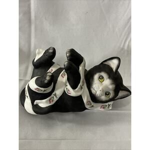 1980s VTG Mann Playful Black Kitten Cat Playing with ribbon Music Box Rotating